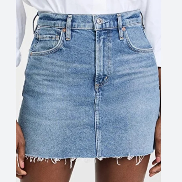 Citizens Of Humanity Dresses & Skirts - Citizens of Humanity Beatnik Light Wash Mini Denim Skirt with Raw Hem Size 30